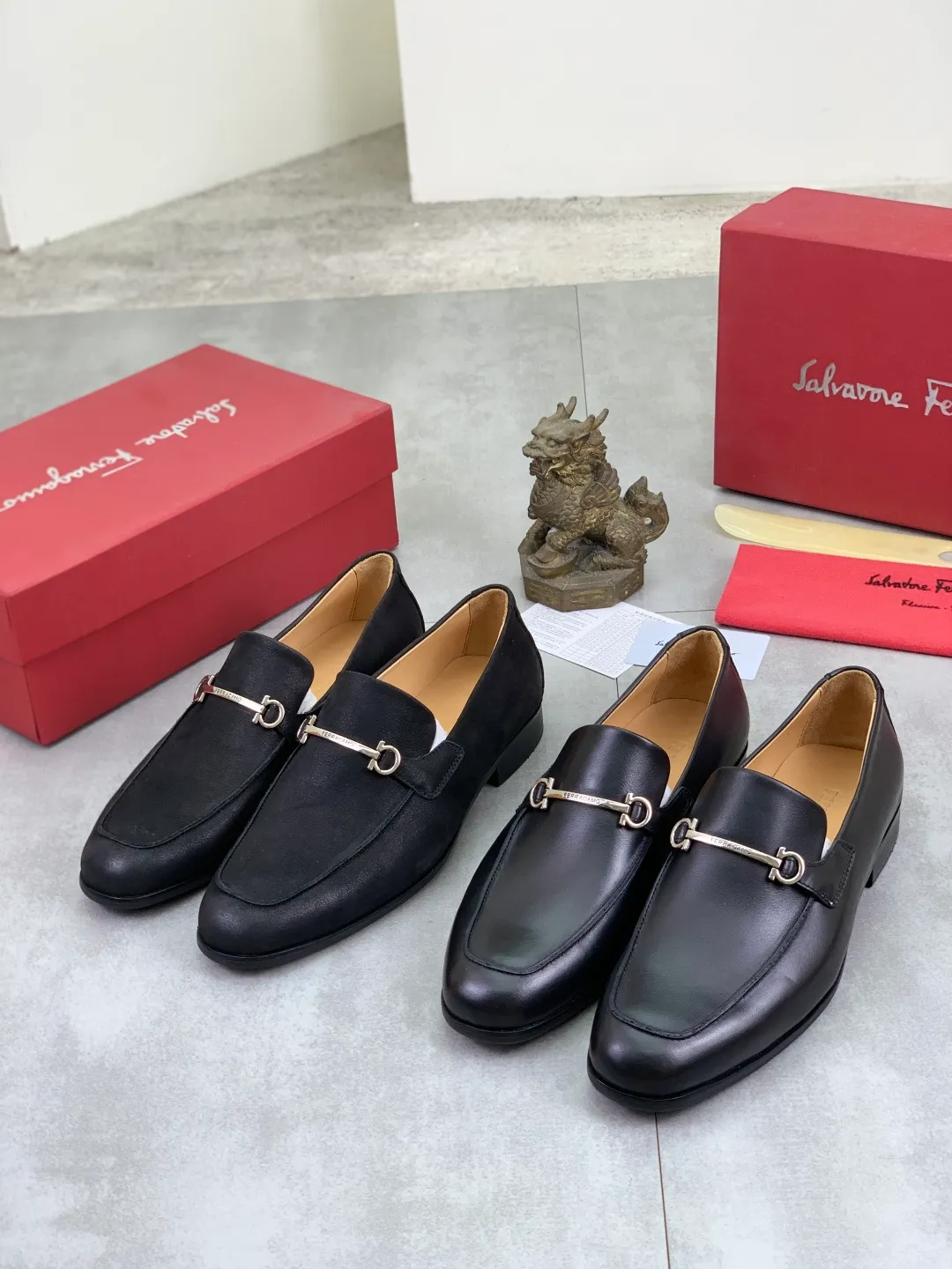 Men's Men's Shoes 💰P560💰[New Style] Water-dyed Niuli 🆘[Salvatore Ferragamo] Ferragamo's latest casual business leather shoes for men! Listed simultaneously! The fabric is made of specially imported original calfskin, the lining is made of imported water-dyed cowhide, and the original combination outsole is absolutely luxurious and leads the fashion trend. Matching code: 39-44 (45 46 customized) 2️⃣ colors available